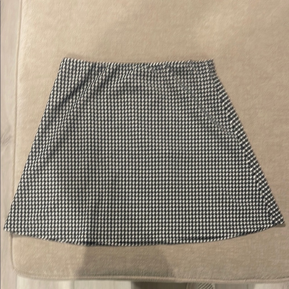 Classic Black and White Houndstooth Skirt